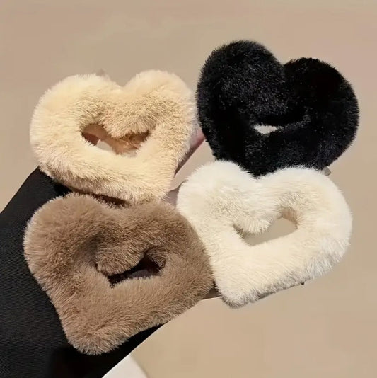 4pcs Elegant Minimalist Heart-Shaped Flannel Hair Claw Clips Set